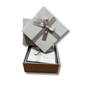 luksuzna pravougaona poklon kutija – set od 3 komada (bela ili plava)